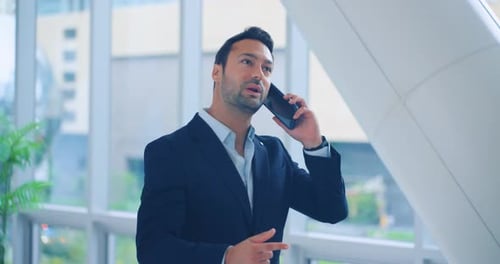 Empresário fecha negócio bem-sucedido por telefone enquanto caminha