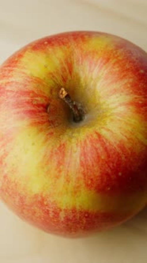 Apple Close Up_4K Vertical