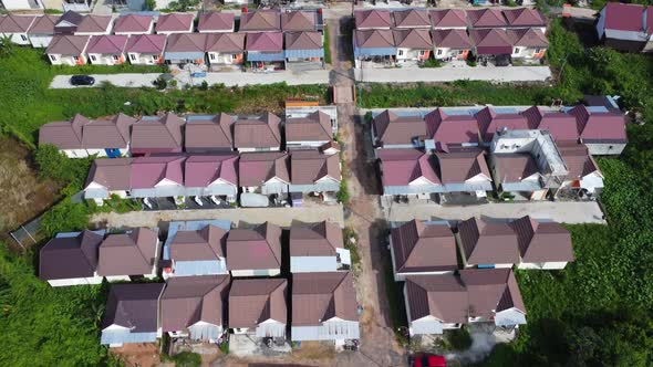 Subsidized housing with large land and arranged in the same type ...