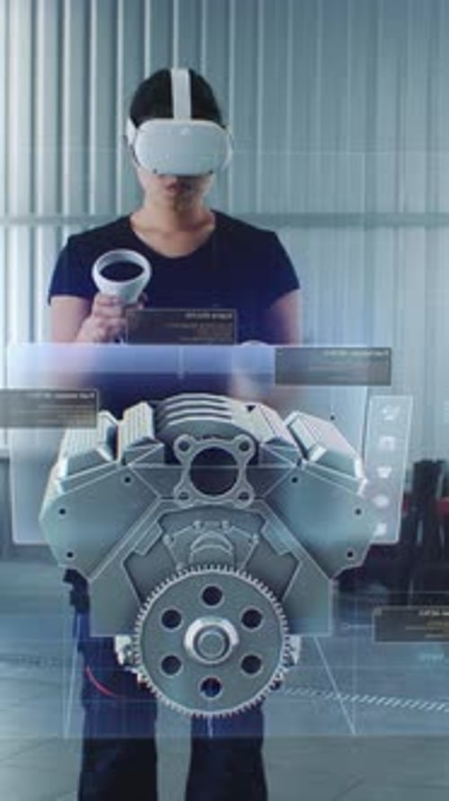 Ingenieur überprüft den Motor