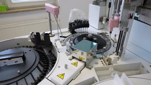 Automated Medical Analysis Machine in Lab