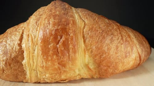 Croissants im 4K-Video.