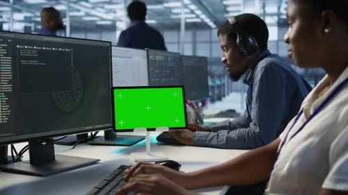 Softwareentwickler für Rechenzentren verwenden Chroma Key Tablet