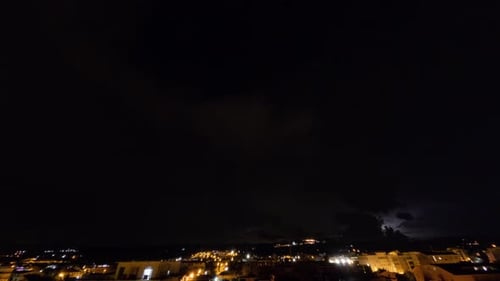 Trovoada nas nuvens durante o Time Lapse