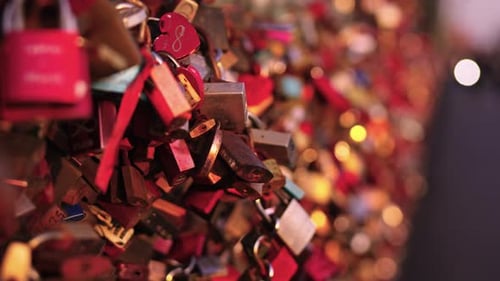 Tokens of Devotion: A Close-Up of Cologne’s Love Locks