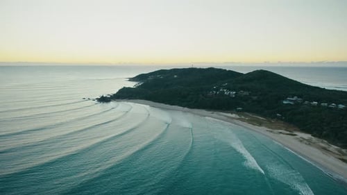 Deslizamento costeiro estendido ao longo da costa de Byron Bay