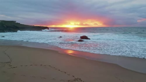 Sunrise Glowing Marine Horizon Over Foaming Ocean Waves Sunset Illuminating Sea