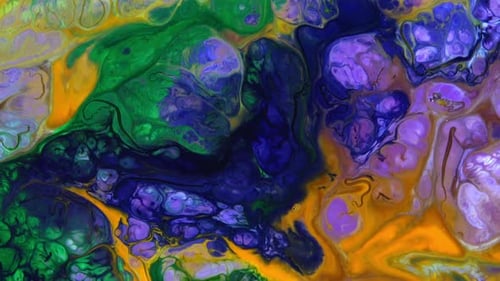Abstrakte bunte Tintenbewegungen breiten sich auf der Wassertextur aus 95