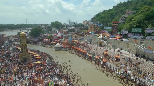 Vidéo du drone Haridwar 4k HAR KI PAURI, Vue par drone de Har ki Pauri Haridwar, vidéo Haridwar, Mata Mans