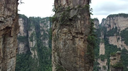 Stunning Elevator Shot Ascending Above Heaven Pillar Avatar Hallelujah Mountain In Zhangjiajie, Chin