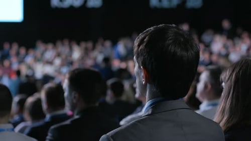 Parceiro masculino oficial da Crowded Coaching for Government Solution or Development Idea