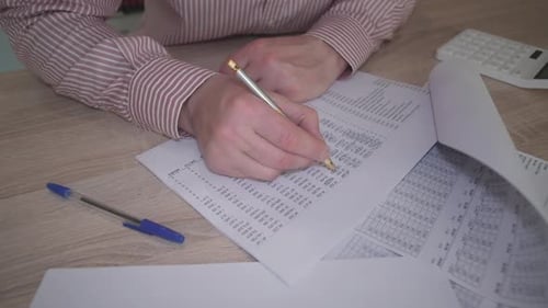 Analyse des données et pratiques de calcul financier dans un environnement de bureau professionnel