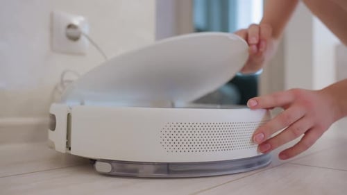 Aspirateur robot Lady Opening pour éliminer le compartiment à poussière