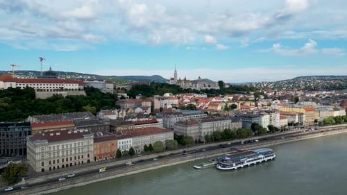 Vista aérea del Bastión de los Pescadores, Budapest, Hungría.
