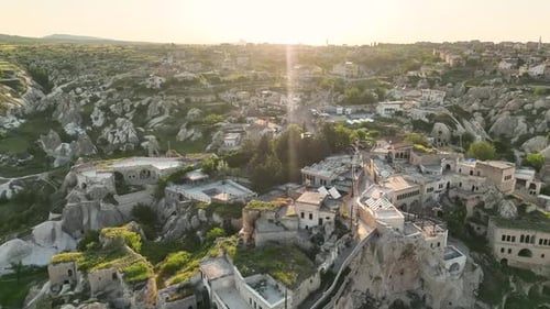 Fantastische Luftaufnahme von Ortahisar 4 K Türkei Kappadokien