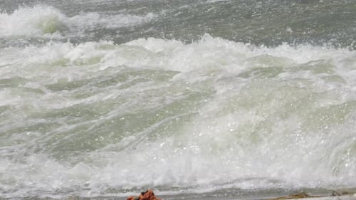 Intriguing Waves - A Journey into the Heart of the Ocean