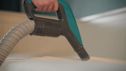 Cleaning Demonstration Skills An Experienced Technician Showcases Advanced Mattress Cleaning
