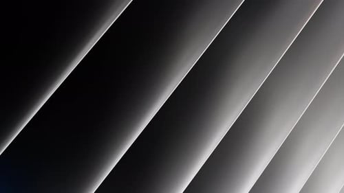 Animación de líneas diagonales de movimiento lento con degradado en blanco