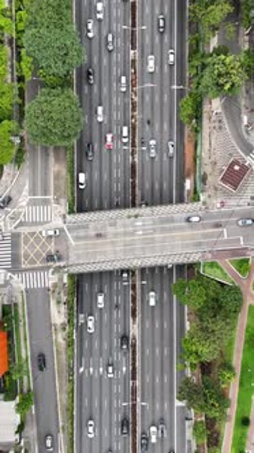 Centro de São Paulo, paisagem urbana de arranha-céus, Brasil.
