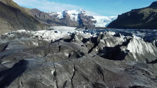 Gletscher in Island Reine arktische Natur, blaues Eis und weißer Schnee bei magischer Wintersaison, Luftbild