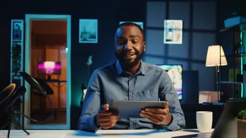 Influencer Reviews Digital Tablet Device