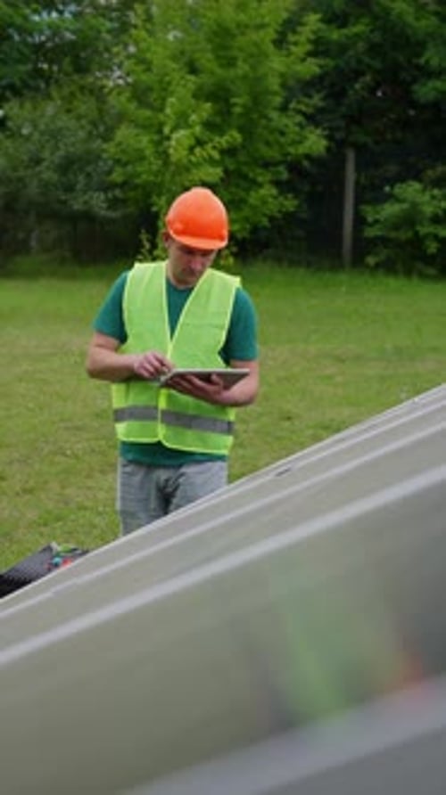Engineer Configures Solar Panels in Tablet