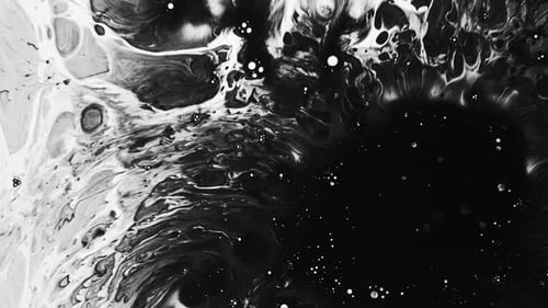 Schwarz in Flüssigkeit, Explosion, Dunkle Flüssigkeit