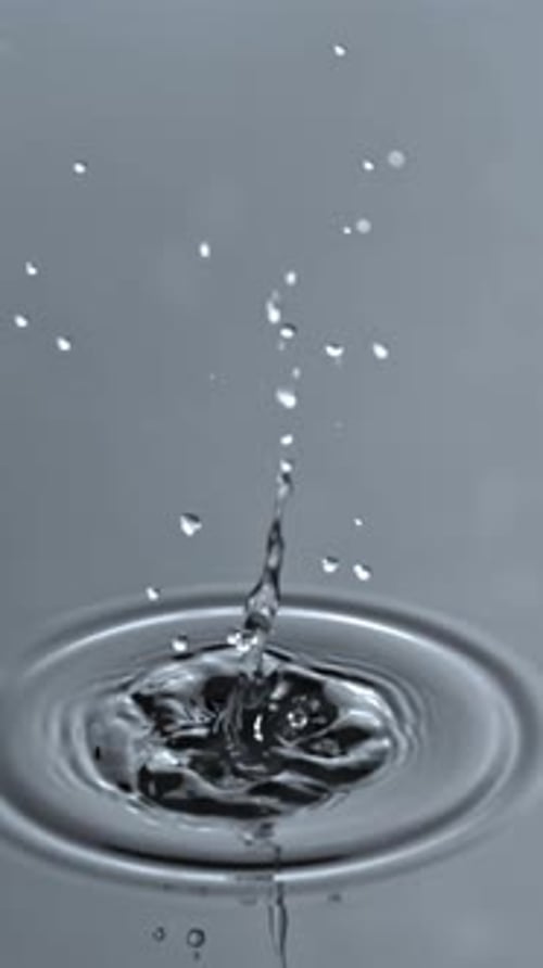 Super Slow Motion Drop of Water Filmed on a Highspeed Camera at 1000 Fps