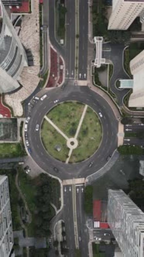 Birdseye view of the main avenue in the Santa Fe area of CDMX. Vertical mode