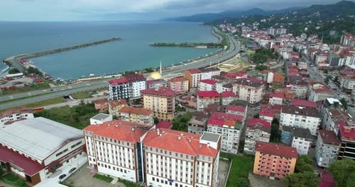 Ville au bord de la mer