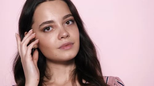 Fashion beauty young woman in studio