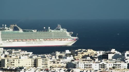 The Sea Liner Went on a Cruise