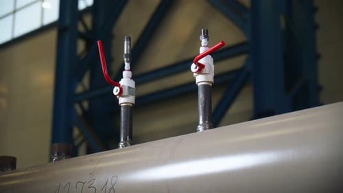 Small Levels to Control Pressure at Gas Compression Station