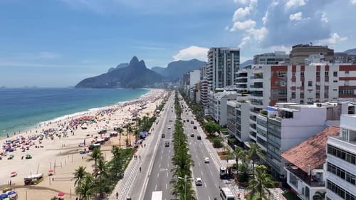 Praia de Ipanema no Rio de Janeiro, Brasil. Paisagem de praia. Paisagem paradisíaca. Rio de Janeiro Brasil.