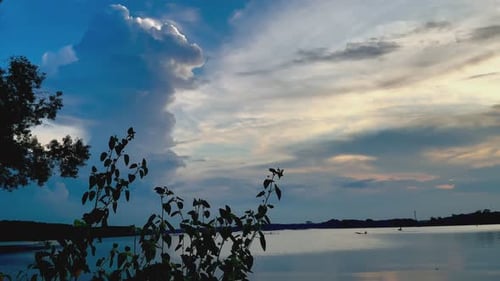 Wolken, die das Sonnenlicht blockieren