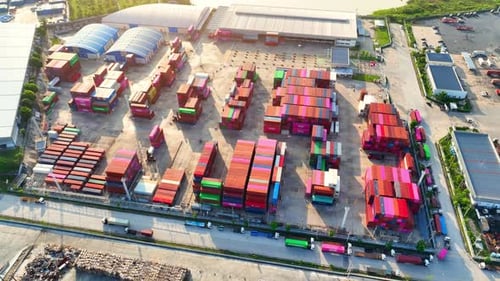 Containerhöfe aus der Vogelperspektive, 4K-Drohne