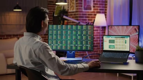 Finanzhändler analysieren Börsenzahlen