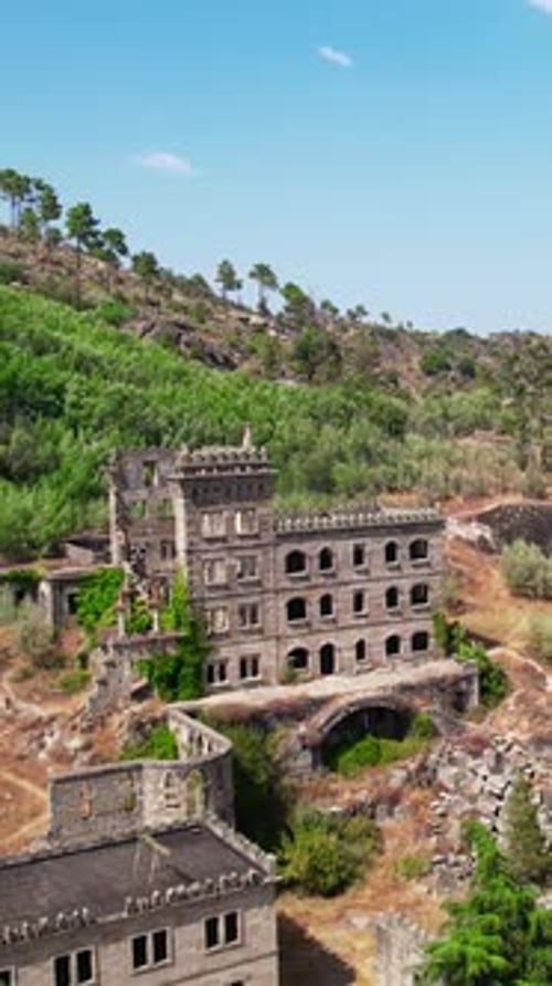 Abandoned Building in the mountains. Sortelha, Portugal