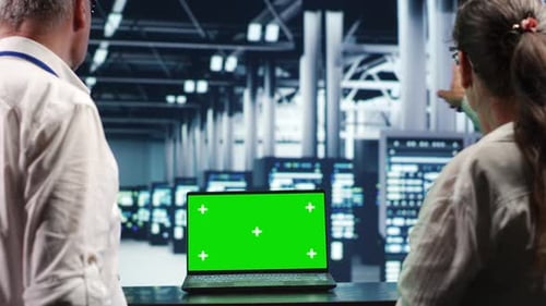 Gegenüberstellung von Mockup-Laptopservern