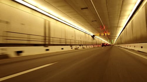 Traverser le tunnel Eisenhower sur l'Interstate 70