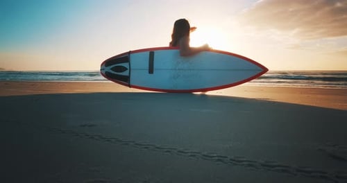 Weiblicher Surfer