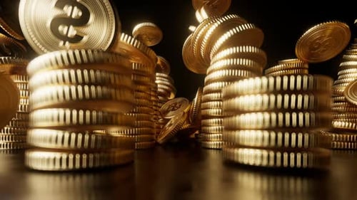 des dollars dorés sautants apparaissent, une pile de pièces dorées brillantes isolées sur fond noir