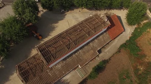 New House Roof Roofing Construction Roofer on New Roof Under Construction Building Roofing Tiles