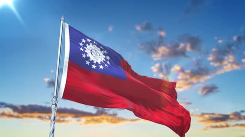 Flagge von Myanmar Birma weht realistisch mit Himmel