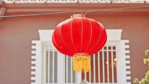 Dekorative rote Laternen zum chinesischen Neujahrsfest