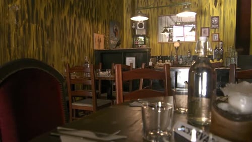 The interior of a restaurant in Porto.