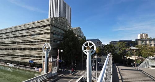 Le bassin de la Villette, Paris, France