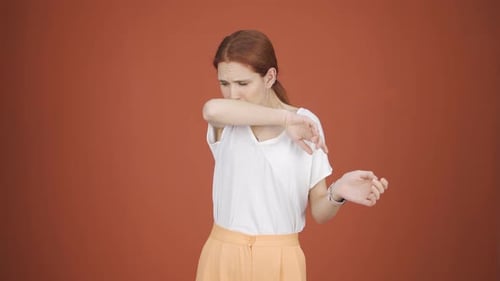 The sneezing woman. Patient.
