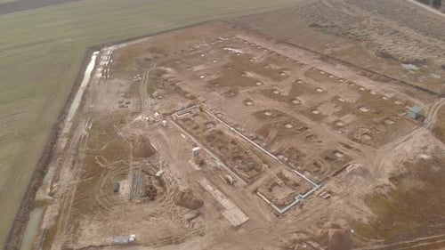 Un sitio de construcción vacío para una sala y sus cimientos