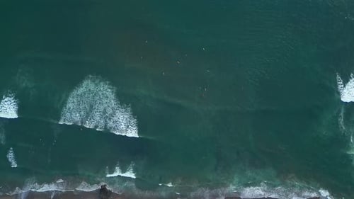 Surfer auf Bali - Indonesien.